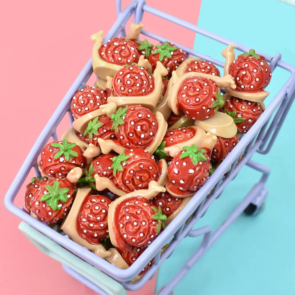 5Pcs Mini Kawaii Resin Strawberry Snail Figurine