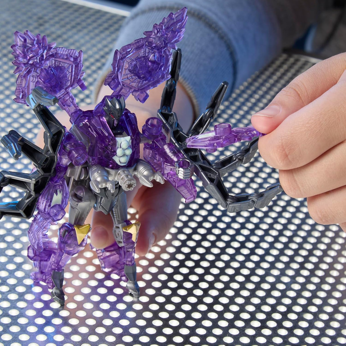 Transformers Cyberworld Armored Cyber Changers Airachnid (U.P. $24.90)