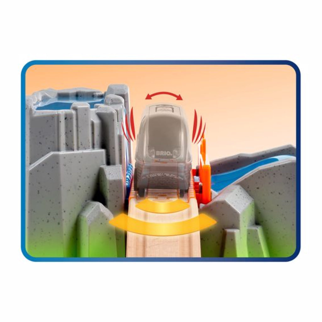 Brio Smart Tech Sound Waterfall Tunnel Brio