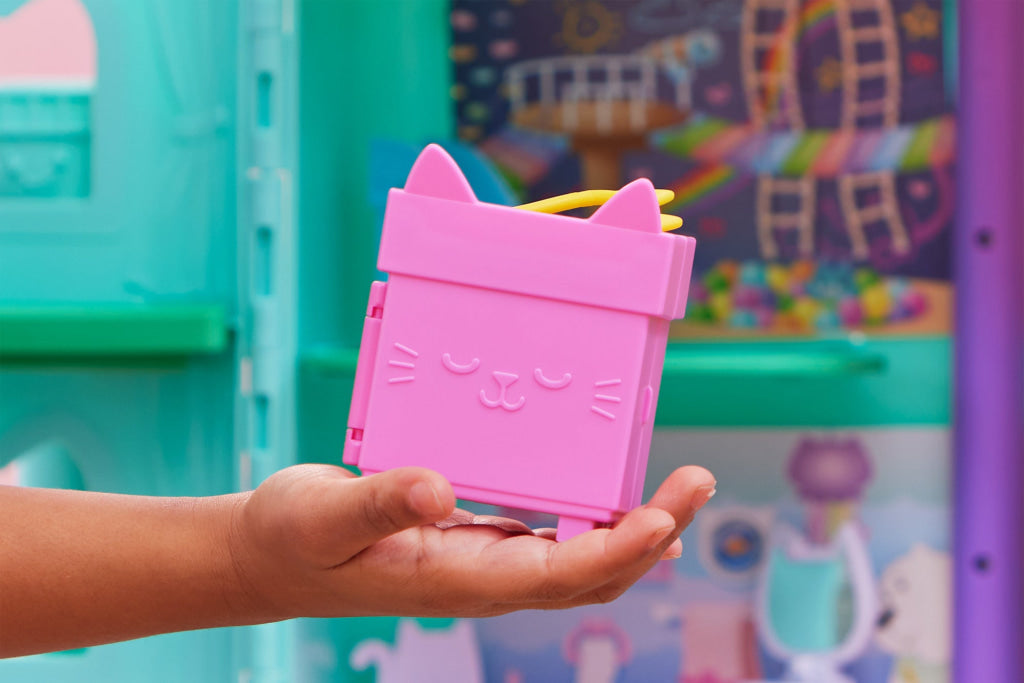 Gabby’s Dollhouse Baby Box Cat Mini Clip On Playset