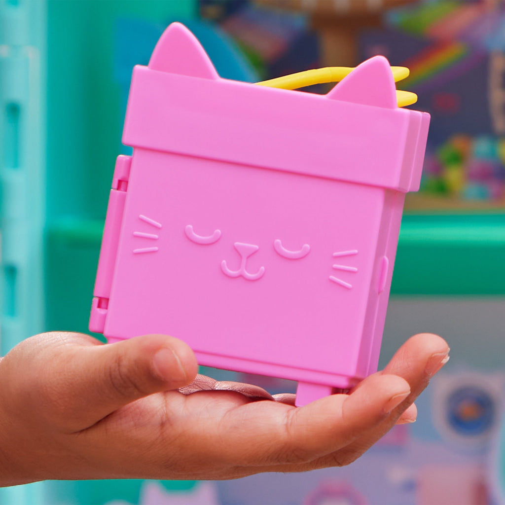 Gabby’s Dollhouse Baby Box Cat Mini Clip On Playset