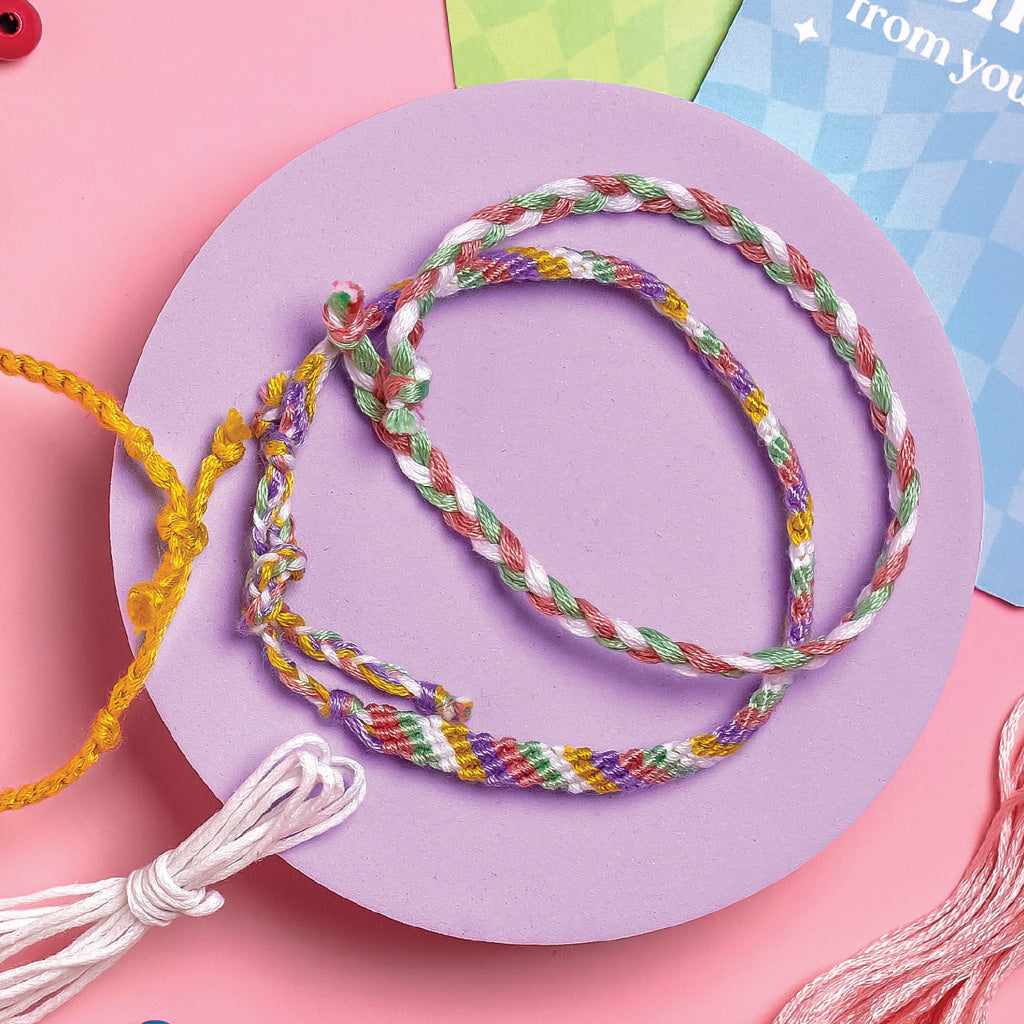 Hinkler OMC! Embrace Yourself Bracelet Kit OMC!