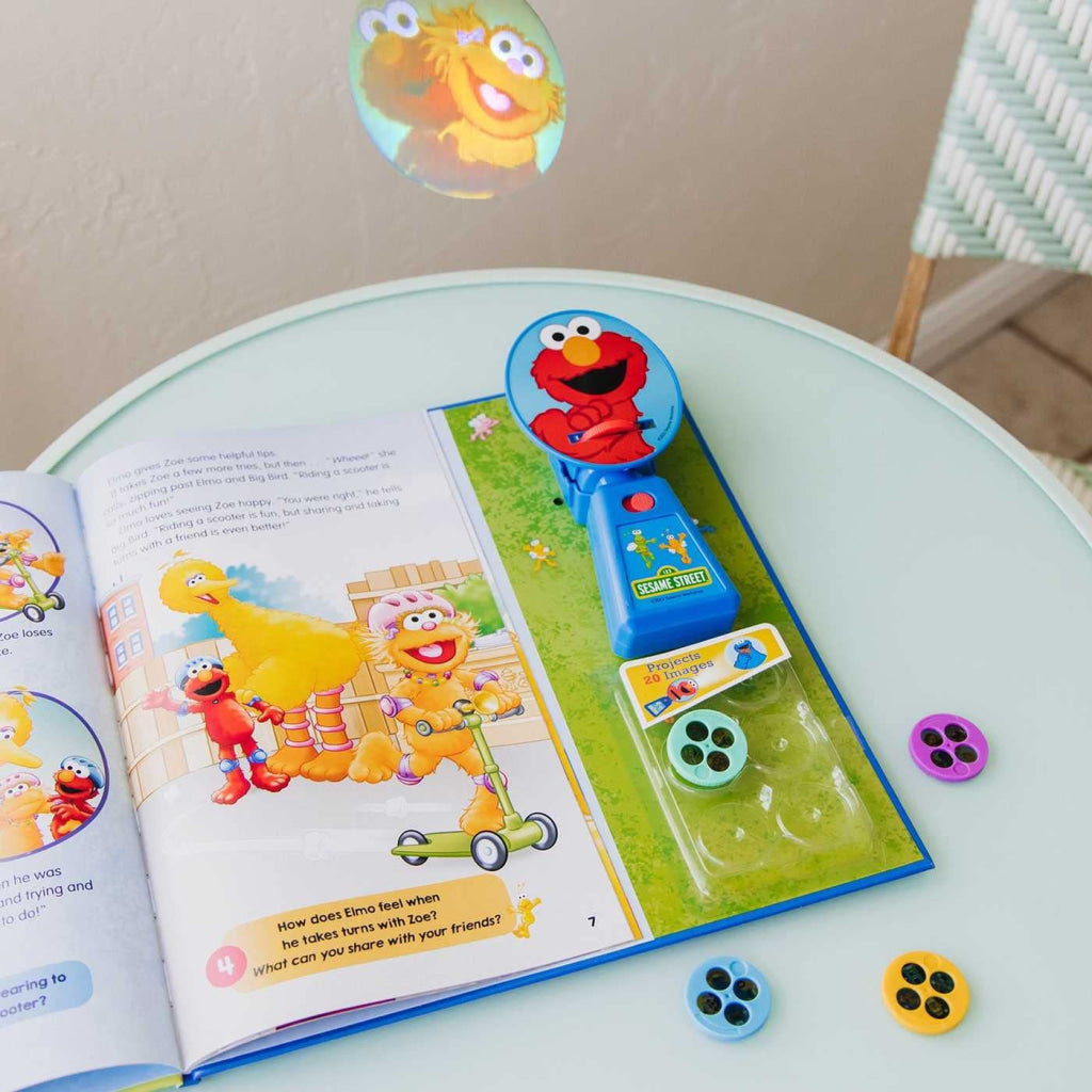 Sesame Street: Movie Theater Storybook and Projector - sesame street
