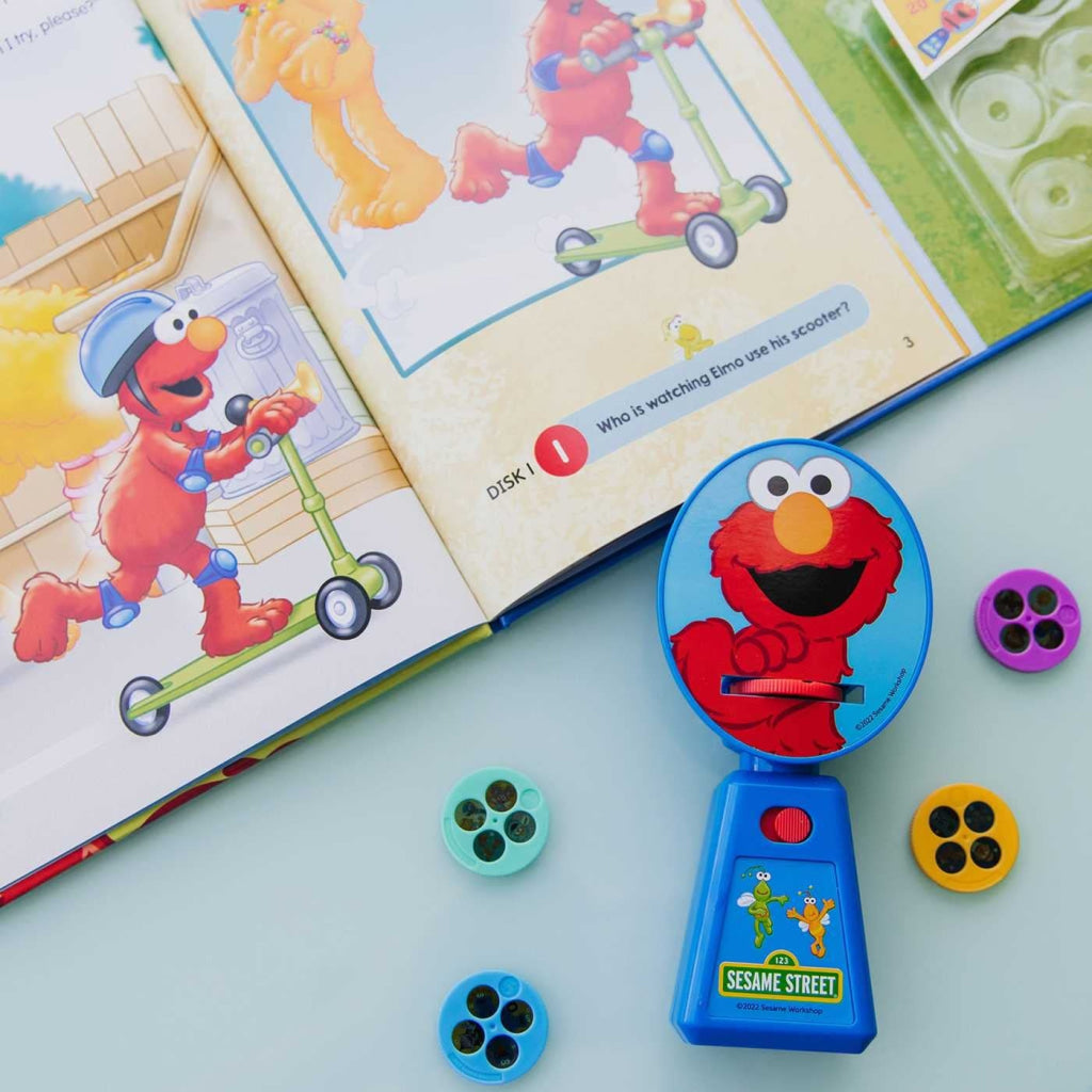 Sesame Street: Movie Theater Storybook and Projector - sesame street